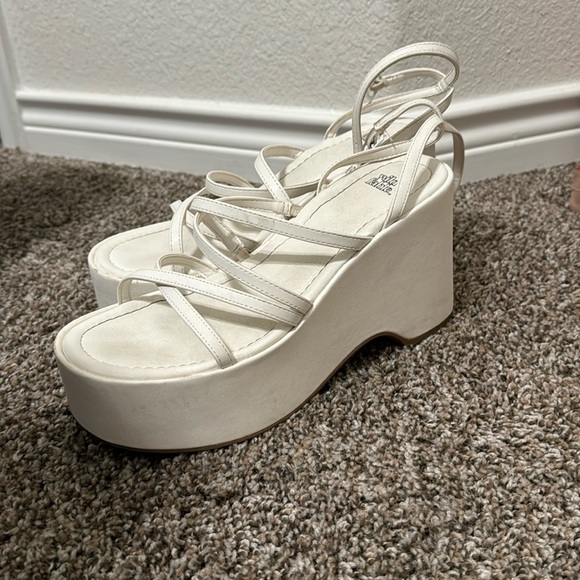 Wild fable wedges - Picture 1 of 2